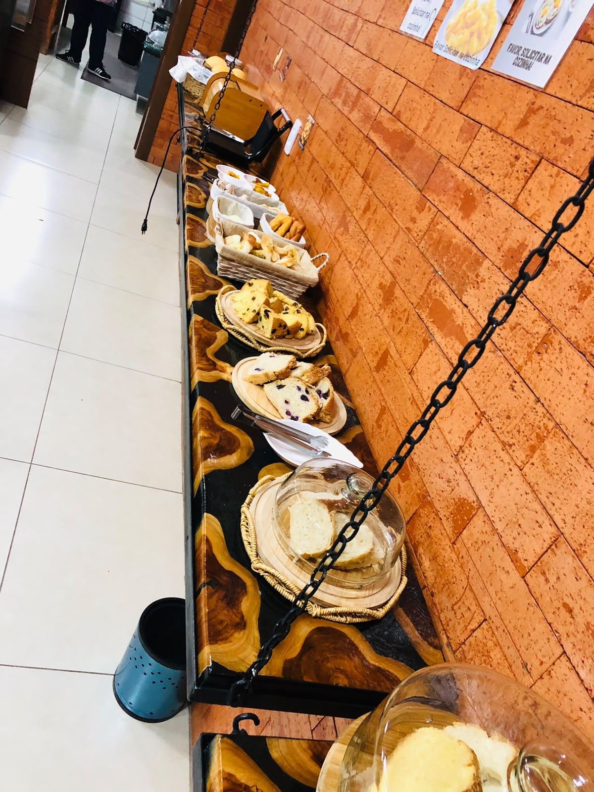 Pães e bolos do café da manhã do Hotel Amazonas