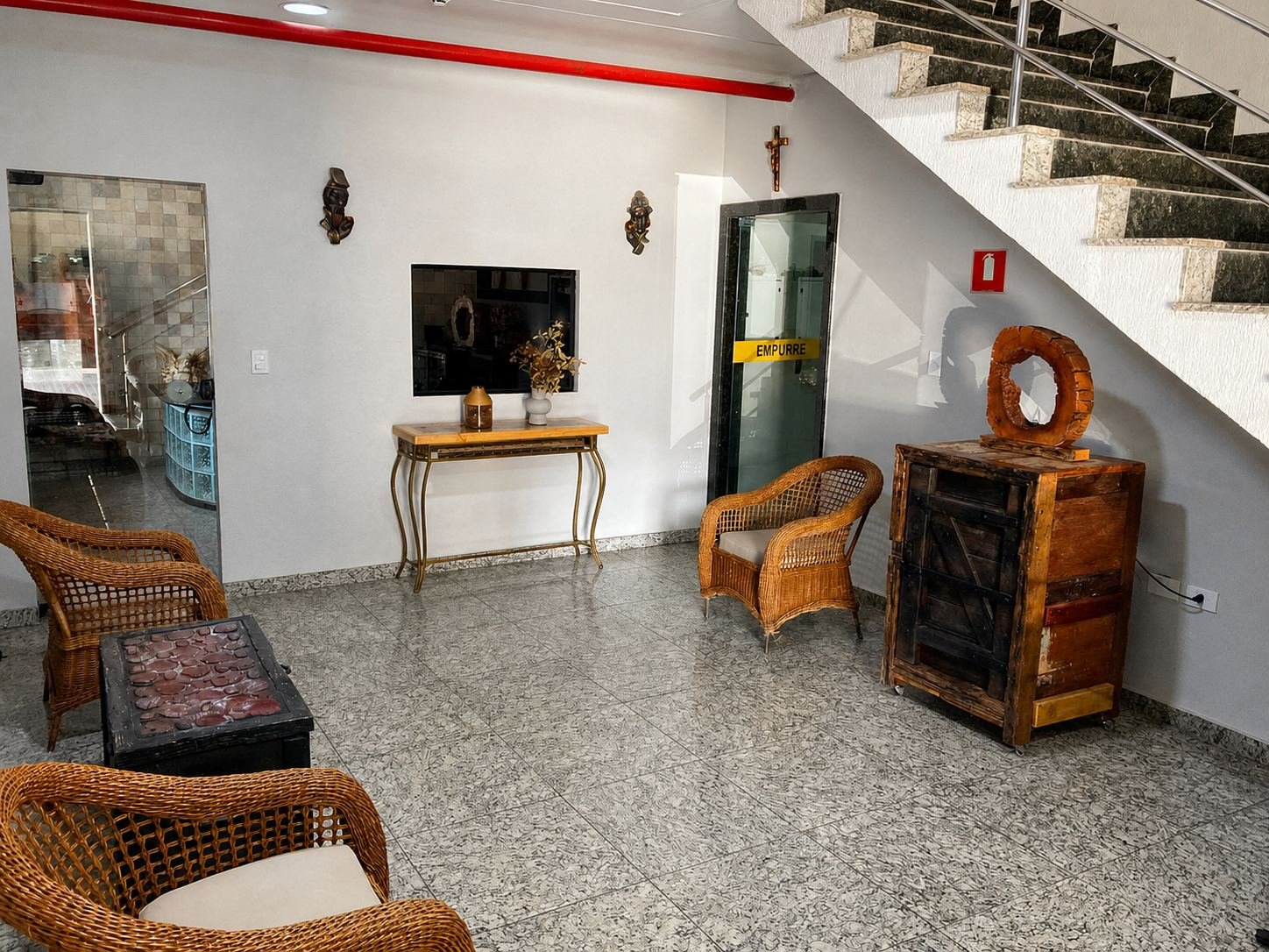 Recepção e área de estar do Hotel Amazonas